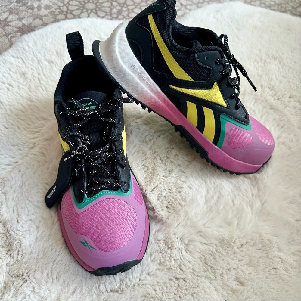 Reebok Work Women's 6.5W Lavante Trail 2 Work Construction Shoe Pink